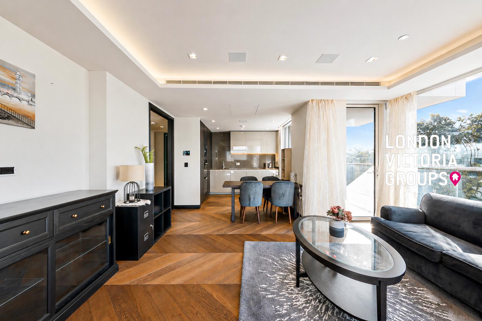 2 bed property in Sandringham House, Earls Way, London